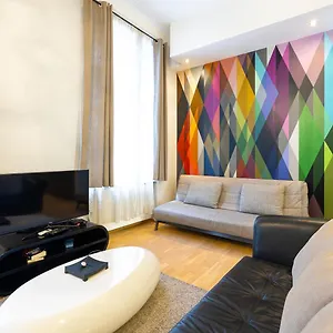 Luxury With Spacious Livingroom At Opera House Budapest