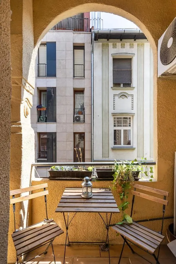 Apartment K10 - Kazinczy Street Heritage Suite - Best Location By Bqa Budapest