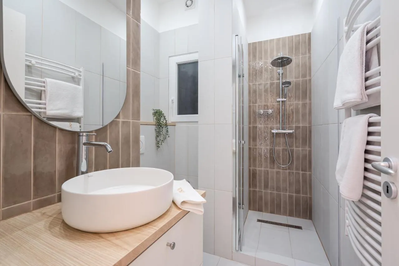 Appartamento K10 - Kazinczy Street Heritage Suite - Best Location By Bqa Budapest Ungheria