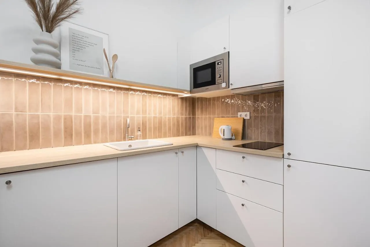 K10 - Kazinczy Street Heritage Suite - Best Location By Bqa Budapest Apartment