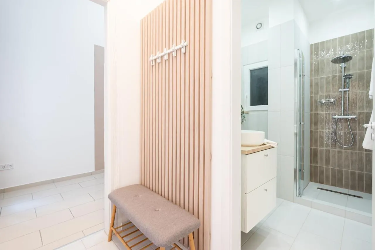 K10 - Kazinczy Street Heritage Suite - Best Location By Bqa Budapest