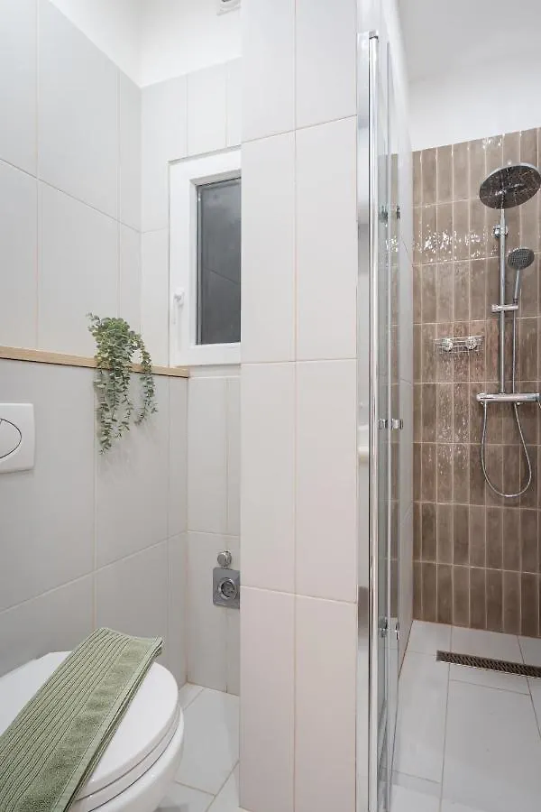 K10 - Kazinczy Street Heritage Suite - Best Location By Bqa Budapest Hungary